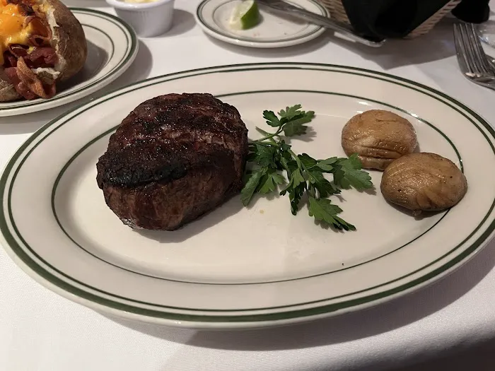 Frankie & Johnnie's Steakhouse Picture 4