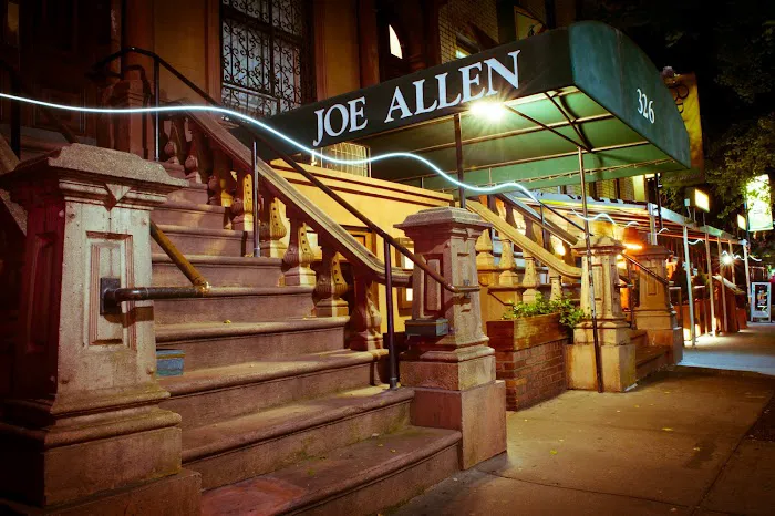 Joe Allen Picture 2