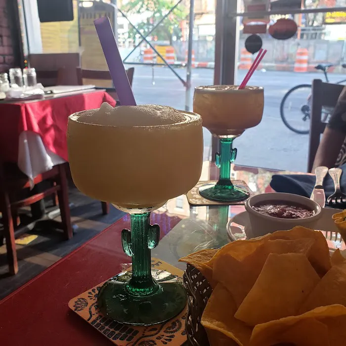 Mi Nidito Mexican Bar & Grill Picture 4
