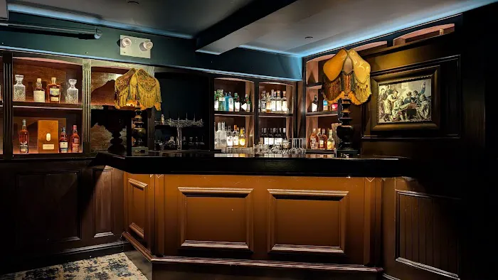 The Parlour Room Picture 8