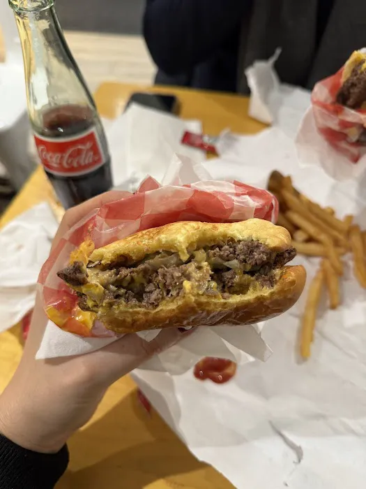 7th Street Burger Turtle Bay Picture 1