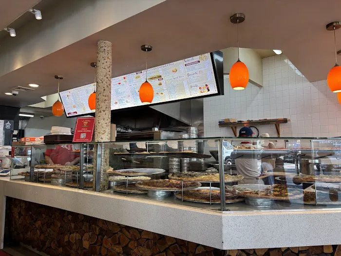 La Vera Pizzeria & Restaurant Picture 5