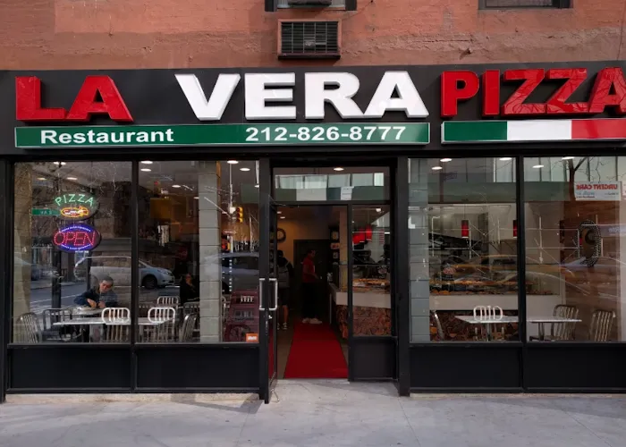 La Vera Pizzeria & Restaurant Picture 2