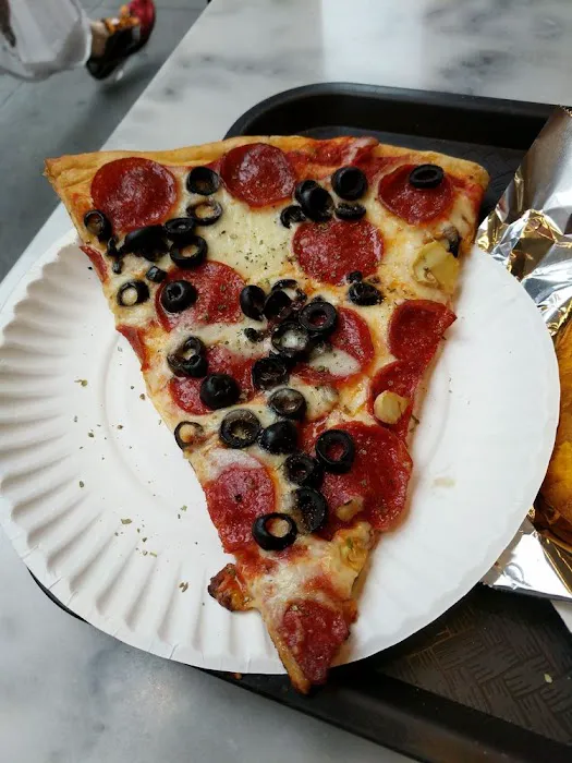 La Vera Pizzeria & Restaurant Picture 3
