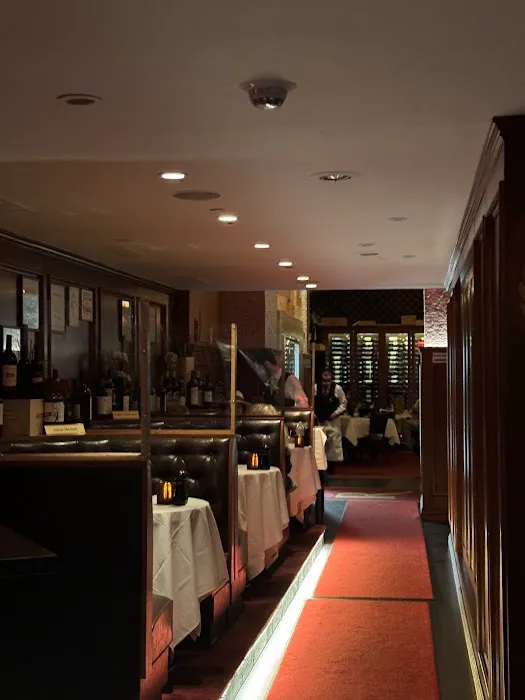 Royal 35 Steakhouse Picture 10