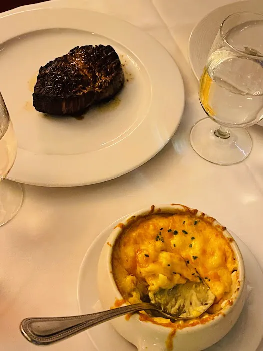 Royal 35 Steakhouse Picture 9