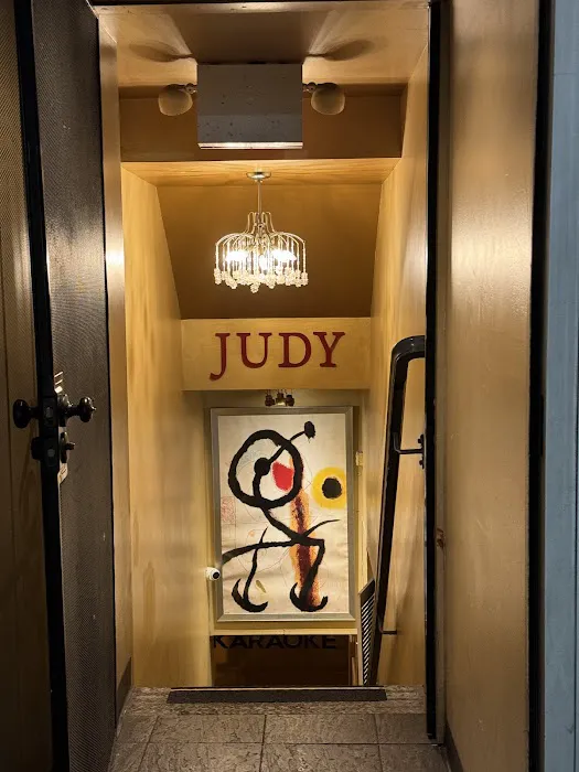 Judy & Manhattan Inc Picture 2