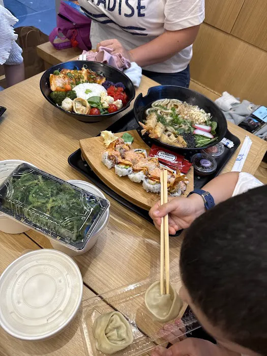 Sushi & Co-Broadway Picture 7