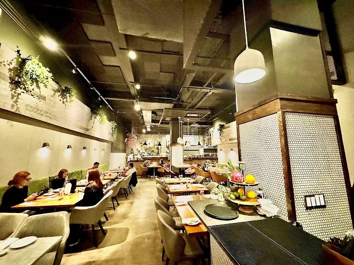 Beyond Sushi - Vegan Restaurant Picture 6