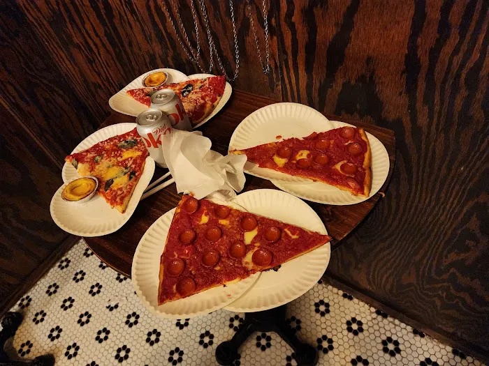 Artichoke Basille's Pizza Picture 6