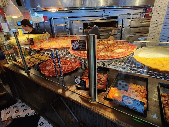 Artichoke Basille's Pizza Picture 4