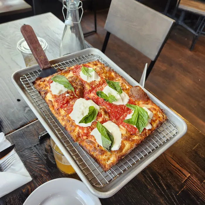 Emmy Squared Pizza: Midtown West Picture 6