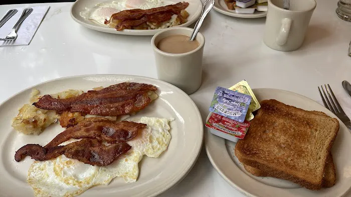 The Flame Diner Picture 2