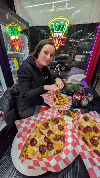 Famous New York Pizza Picture 9