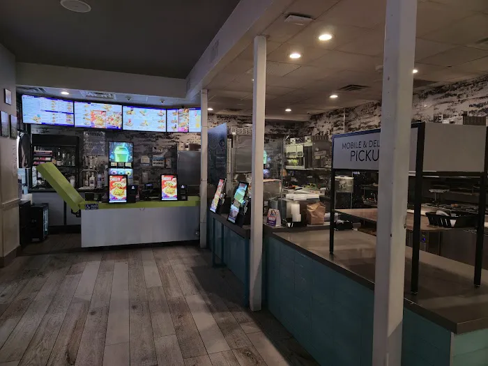 Taco Bell Cantina Picture 5
