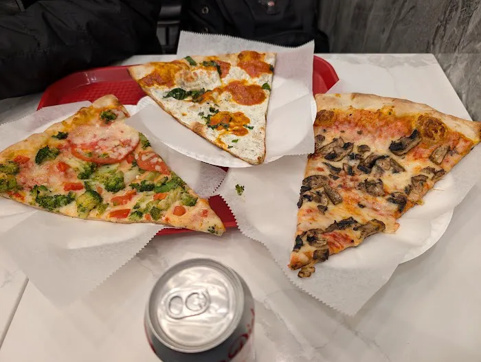 Roma Pizza & restaurant Picture 4