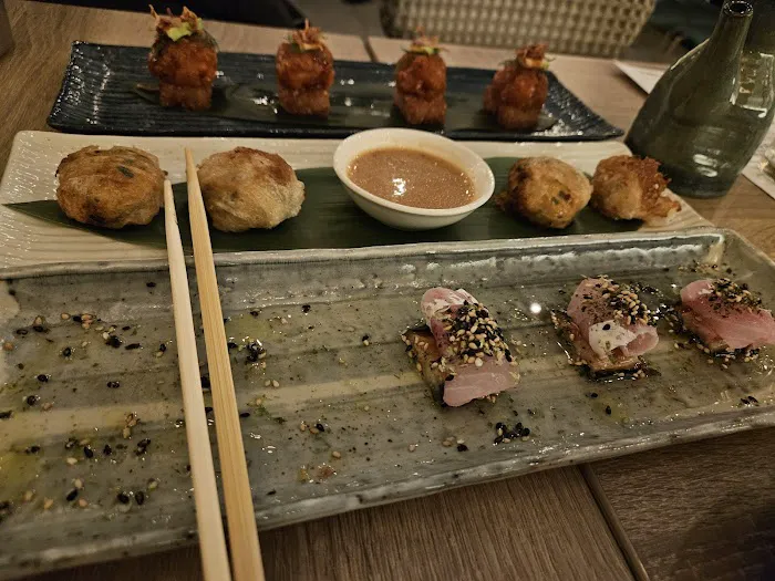 Crave Sushi Bar Picture 8