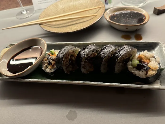 Crave Sushi Bar Picture 9