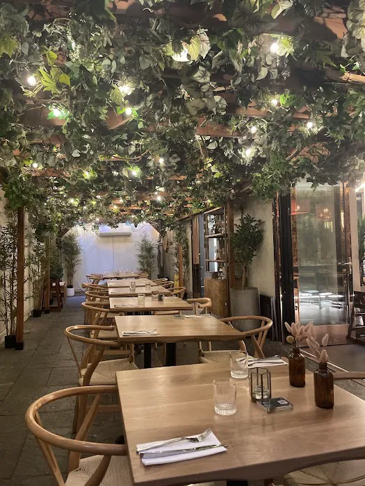 Isla & Co. - Midtown Picture 6