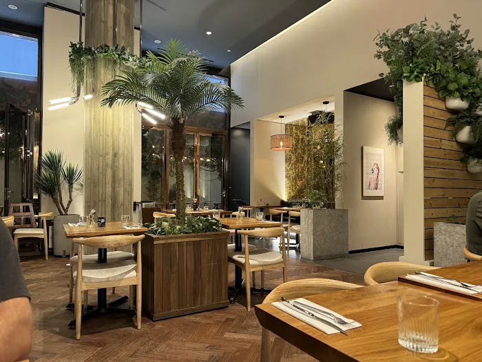Isla & Co. - Midtown Picture 10