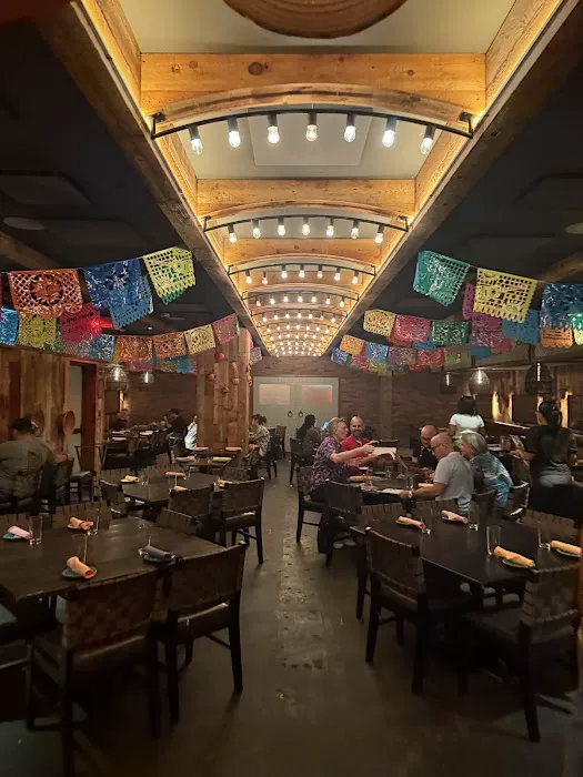 Dos Caminos Picture 4