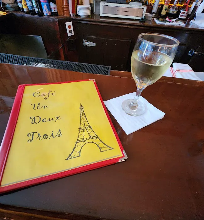 Cafe Un Deux Trois Picture 7