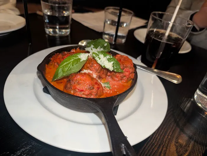Emmy Squared Pizza: Hell's Kitchen Picture 9