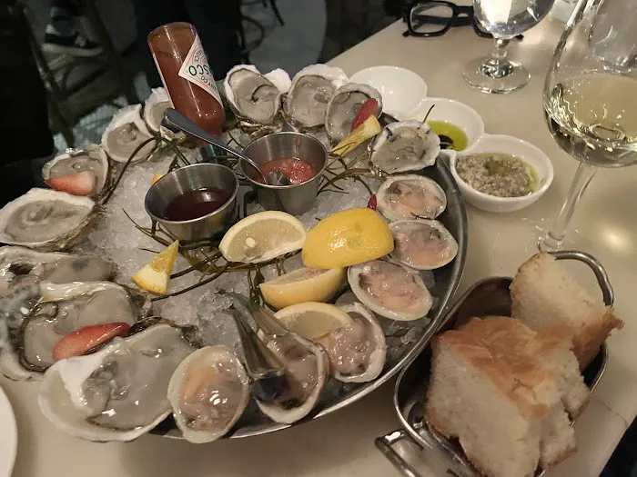 Blue Seafood Bar and Eatery Picture 3