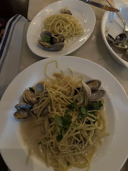Blue Seafood Bar and Eatery Picture 8