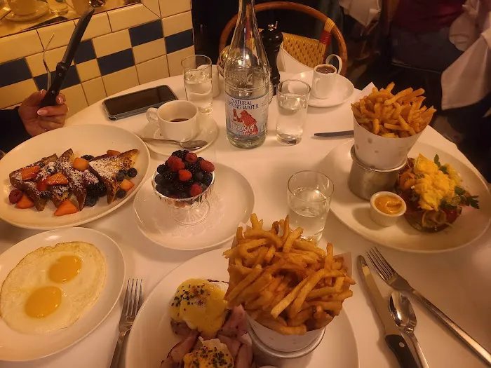 Cafe Luxembourg Picture 10