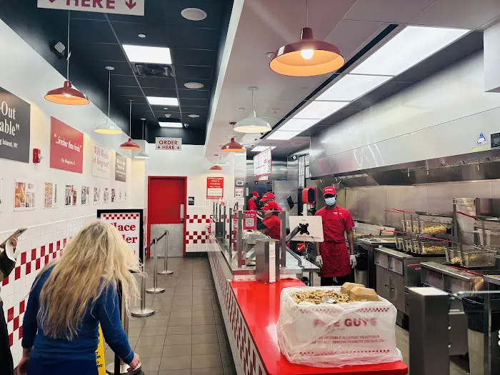 Five Guys Picture 5