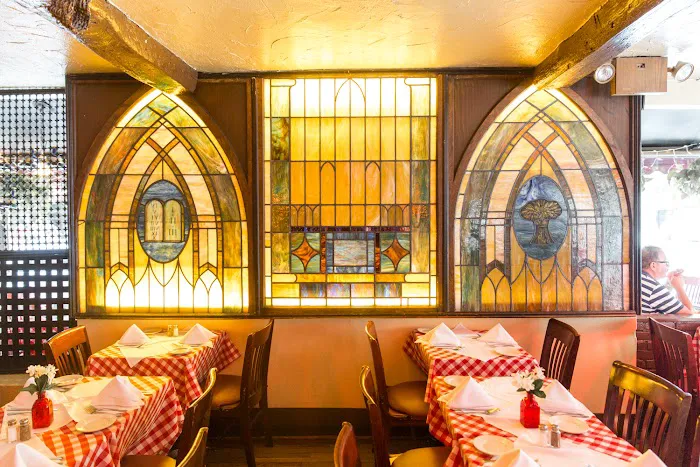 Mimi's Restaurant and Piano Bar Picture 2