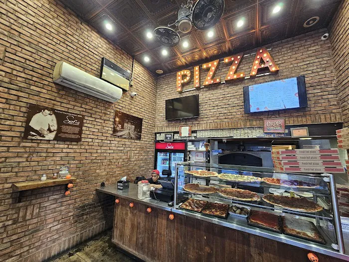 Sofia Pizza Shoppe Picture 5