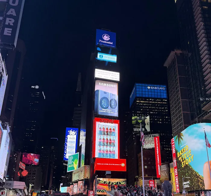 Highball Times Square Picture 5
