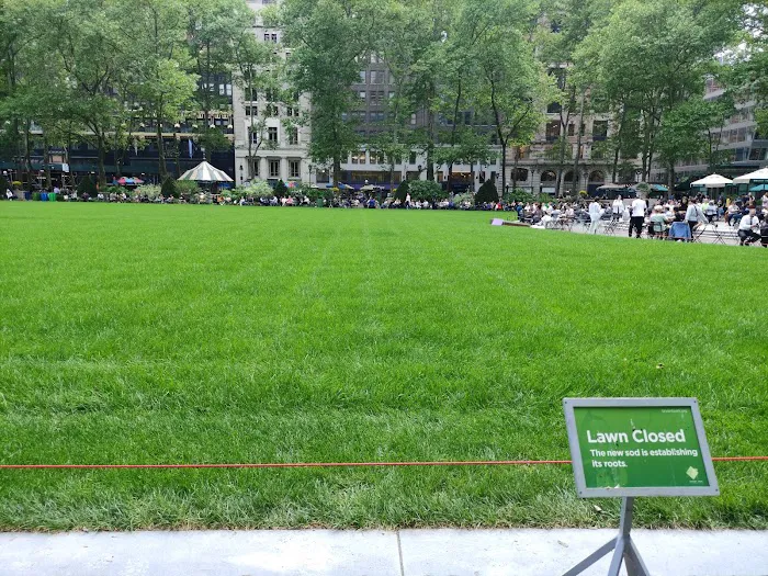 The Porch at Bryant Park Picture 10