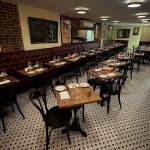 Le Tout Va Bien - French Restaurant