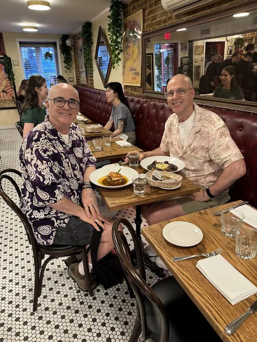 Le Tout Va Bien - French Restaurant Picture 7