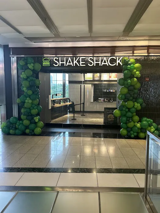 Shake Shack Columbus Circle Picture 1