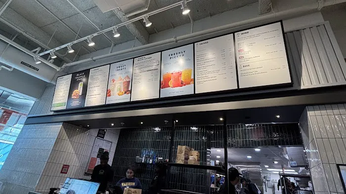 Shake Shack Columbus Circle Picture 6