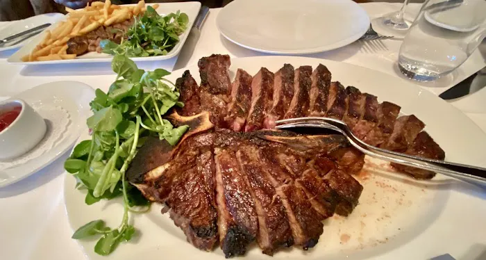 Porter House Bar and Grill Picture 4