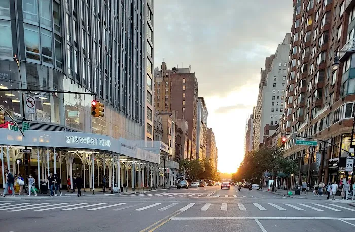 72nd And Broadway Picture 8