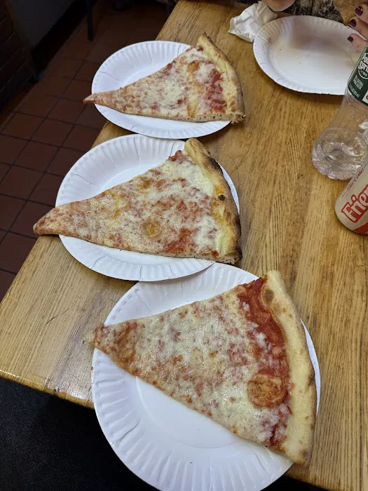 La Traviata Pizzeria Picture 6