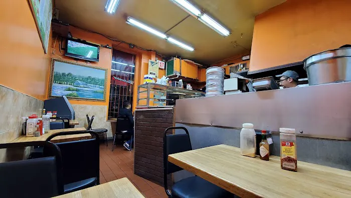 La Traviata Pizzeria Picture 8