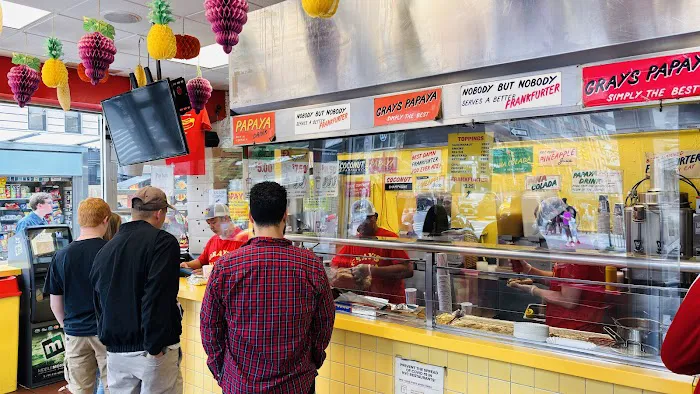 Gray's Papaya Picture 4