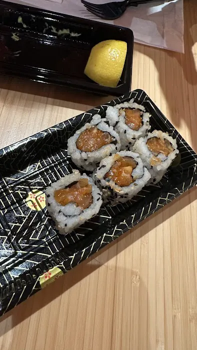 Sushi & Bento By Mr. Lim - Vanderbilt Market Picture 4