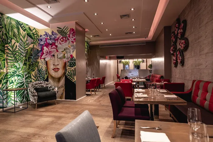 Frida Midtown Picture 9