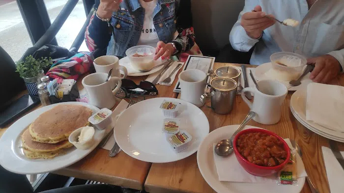 Sutton Cafe Picture 2