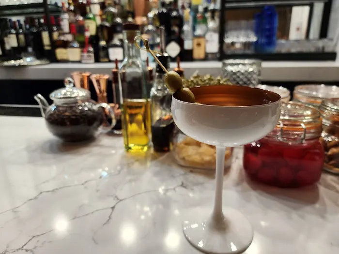 Midpoint Bar Picture 7