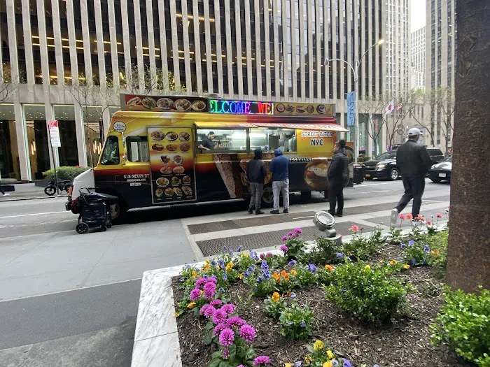 MOE EATS NYC Picture 6