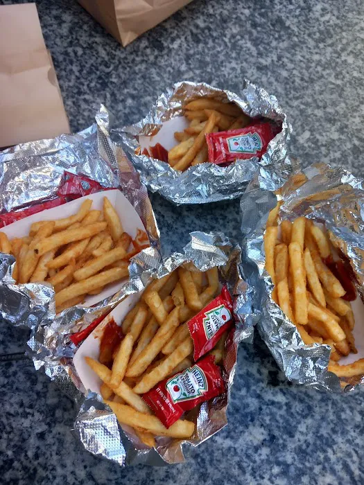 Moshe’s falafel Picture 5